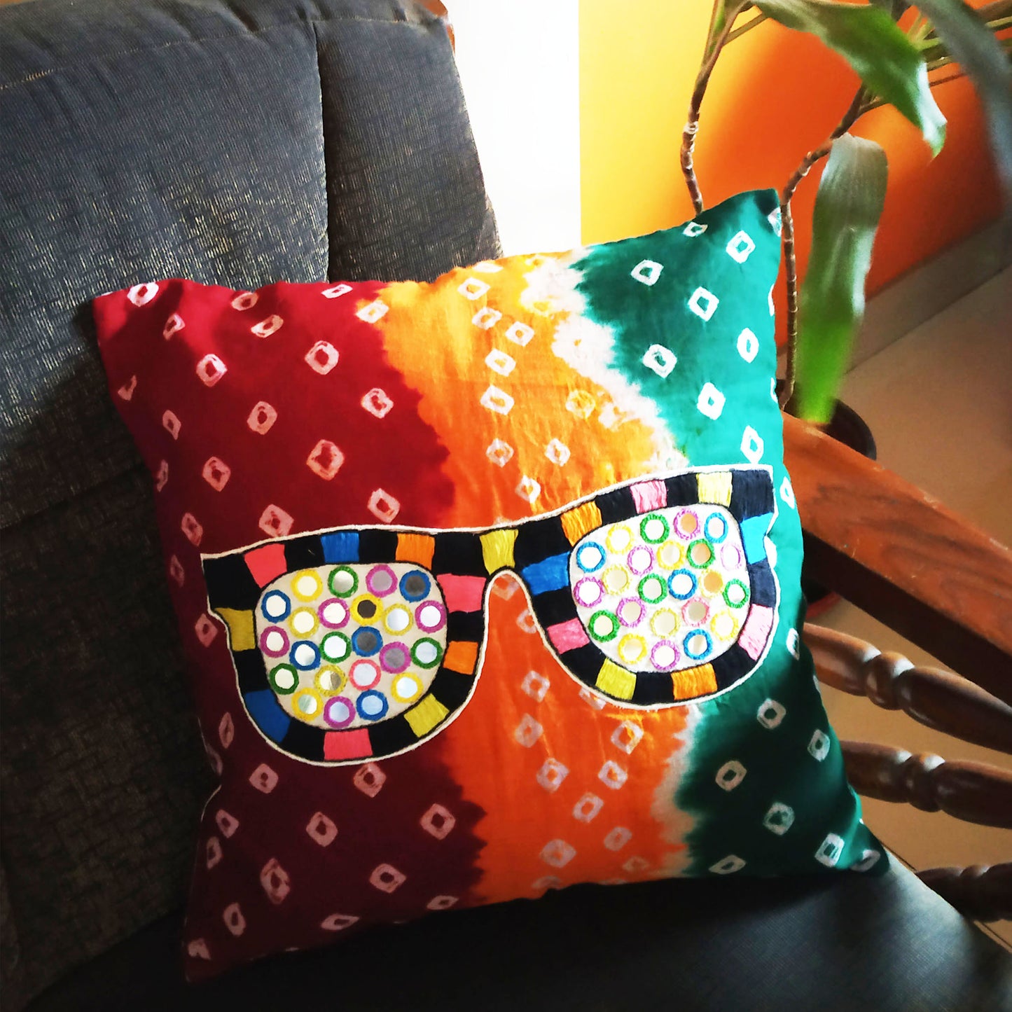 Bandhej Chashma Cushion Cover