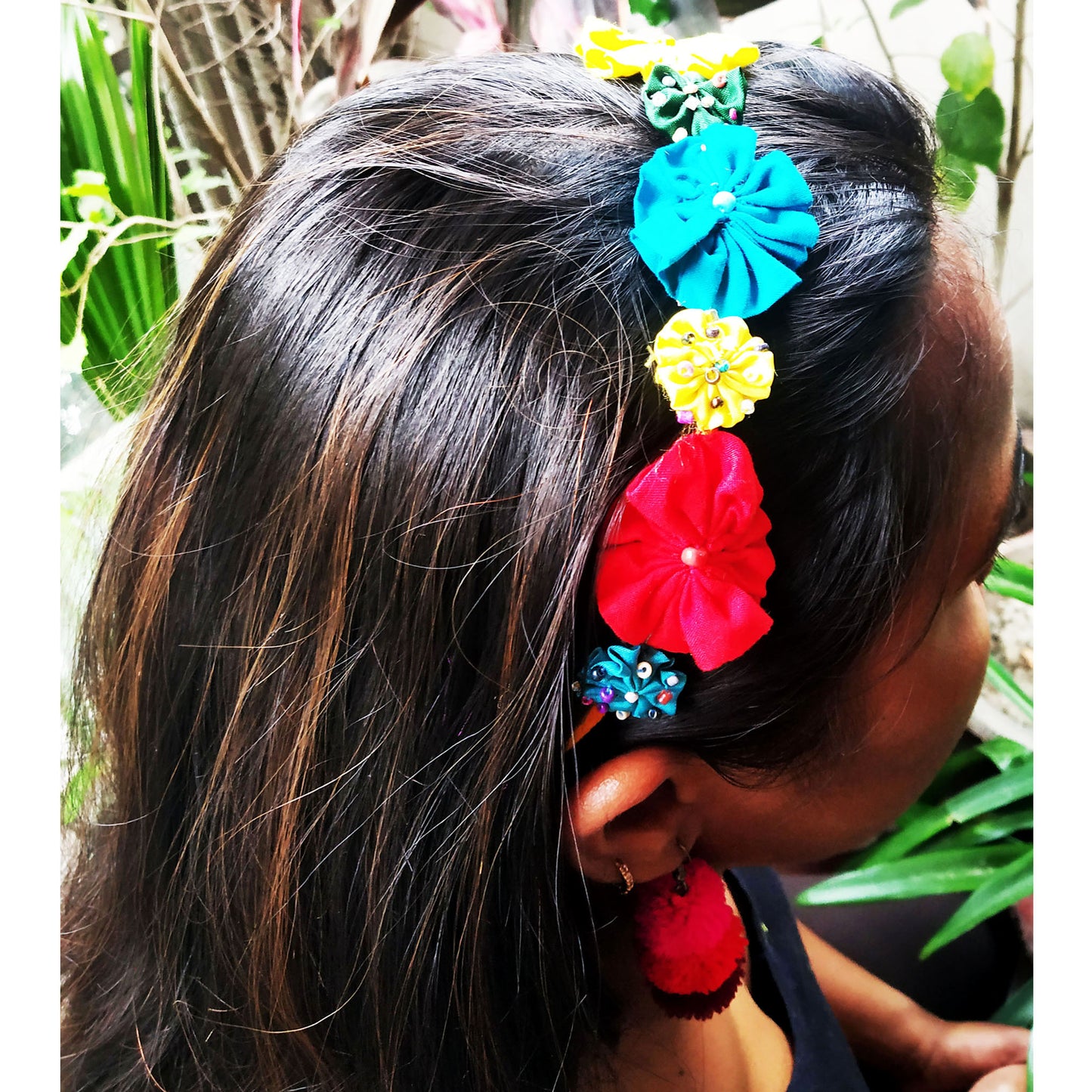 Contrast Flower Hair Accessory